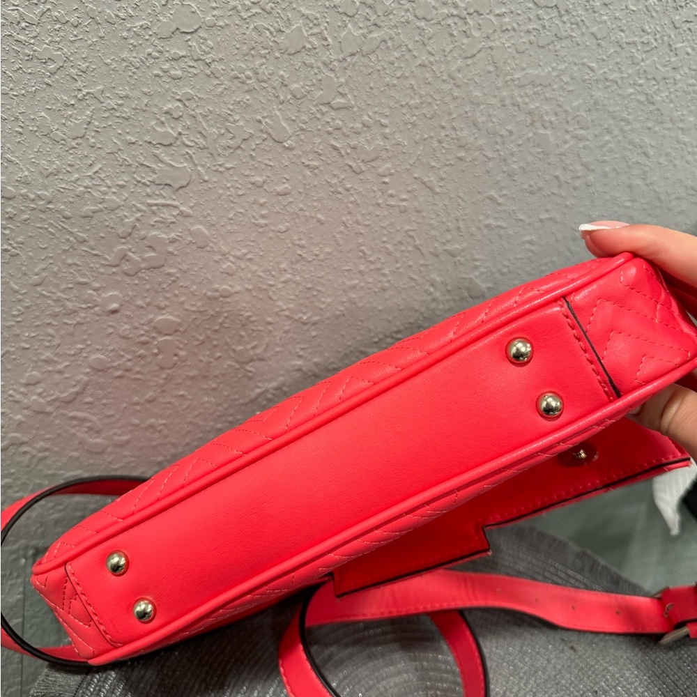 GUESS Handbag - Picture 3 of 4